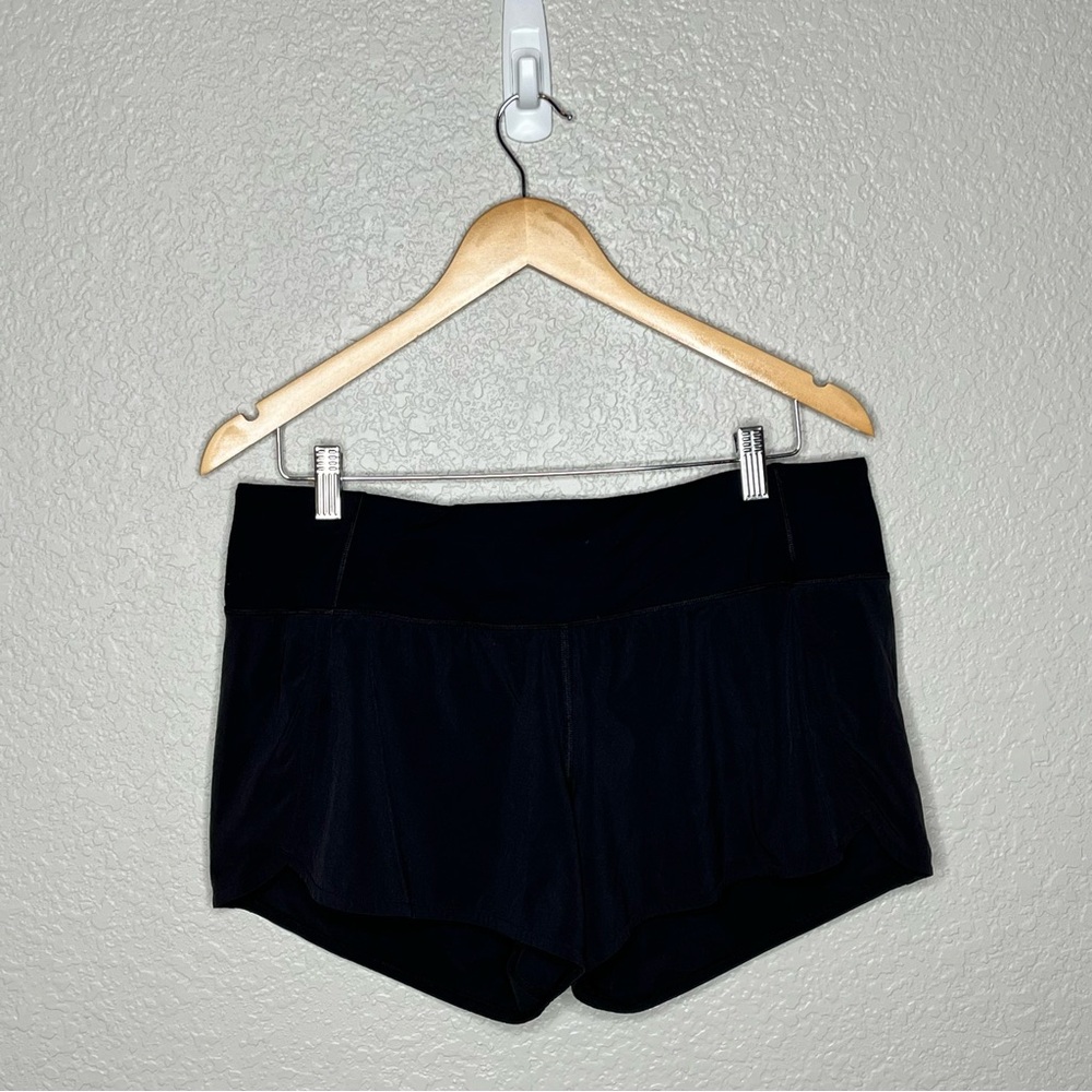 Lululemon Run Times Short 4-Way Stretch 4” Inseam Women's Size 10 Black w/ Hole